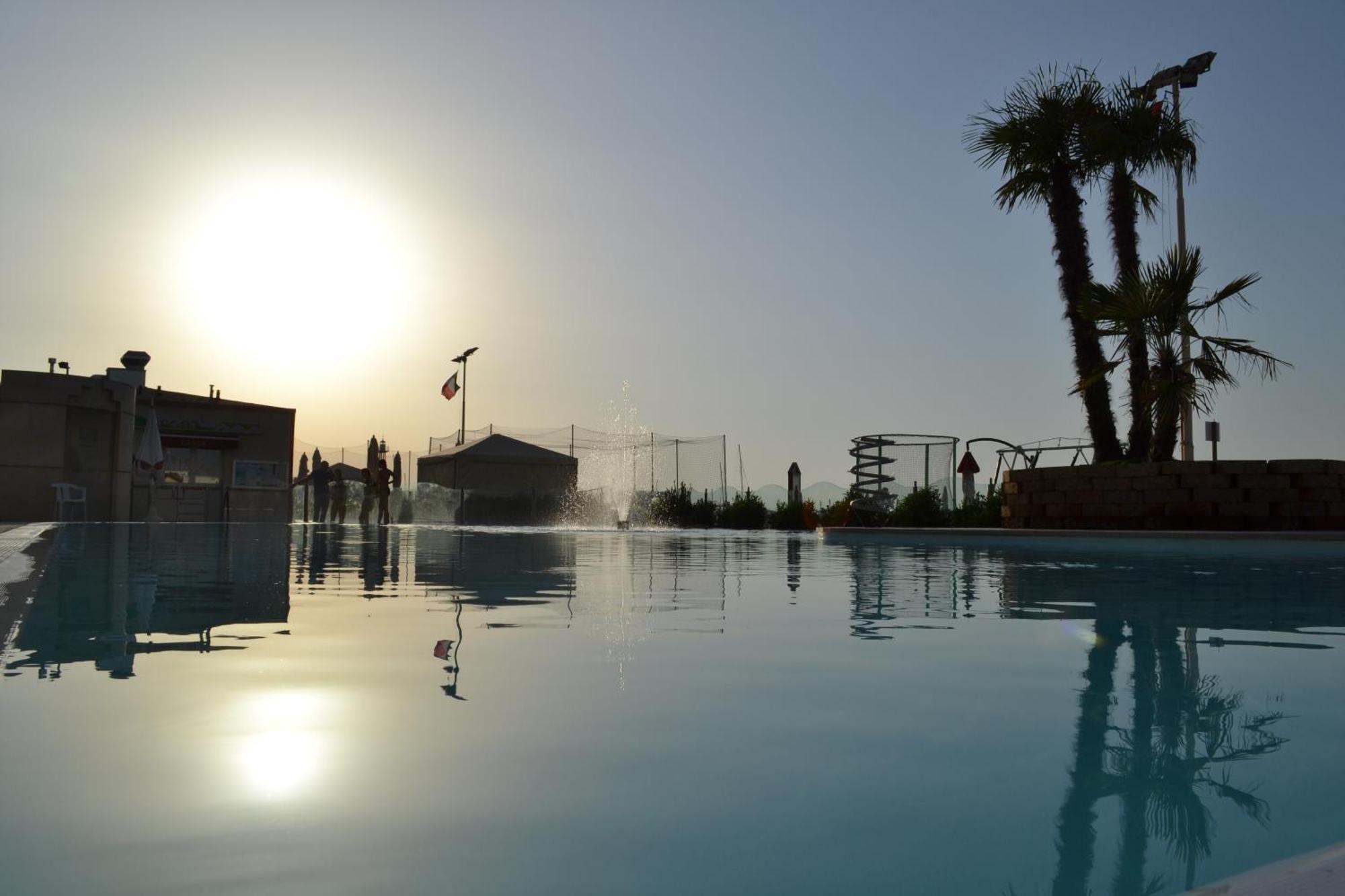 Hotel Nord Est Gabicce Mare Extérieur photo